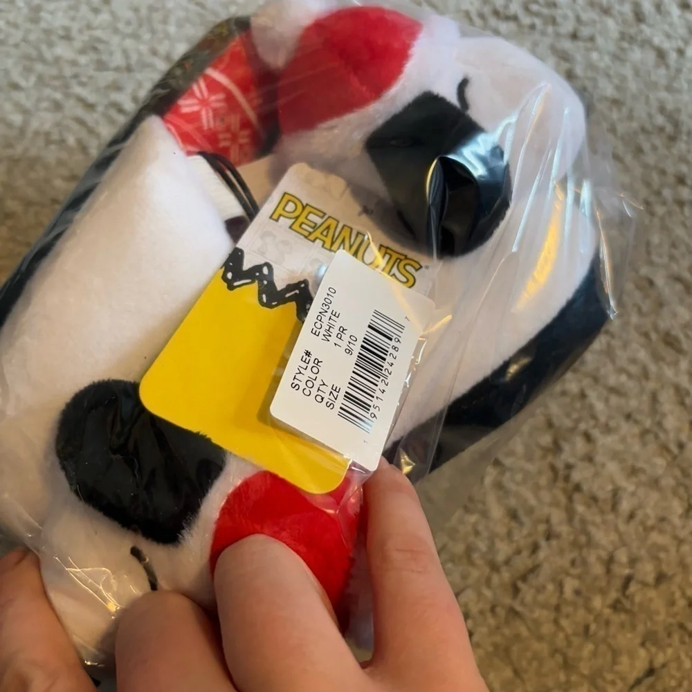 Peanuts Snoopy Christmas Slippers NEW 9/10 Red White Blue Santa Dog